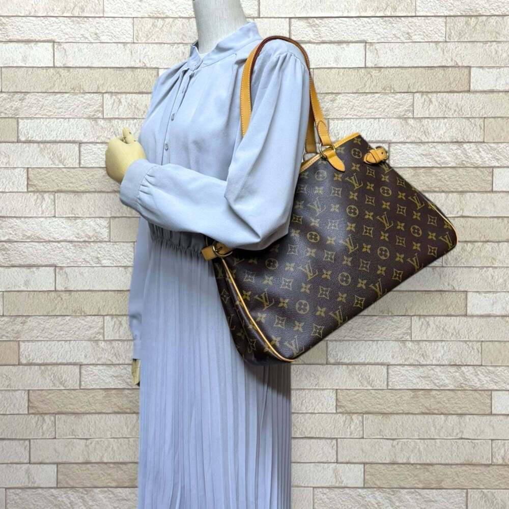 LOUIS VUITTON Authentic Brown Monogram Canvas Tote Bag - Picture 2 of 14